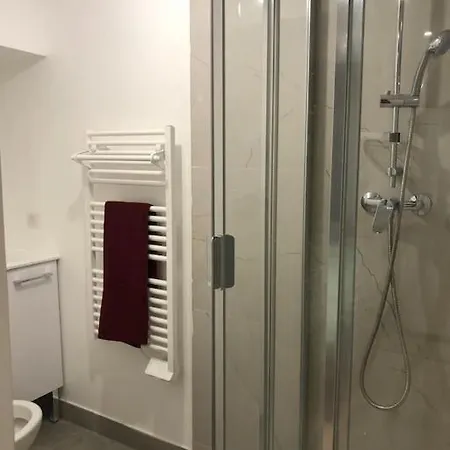 Beau Studio Meuble Refait A Neuf Montelimar Centre Extérieur photo